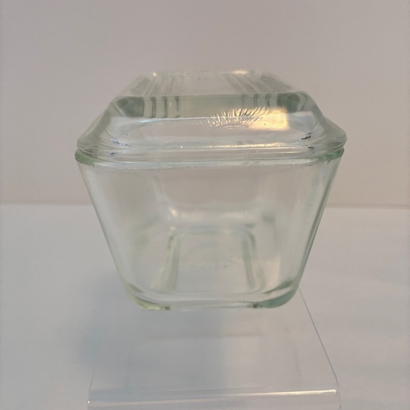 Pyrex Clear Glass Mini Covered Casserole 810 & Refrigerator Dish 501-B - Picture 7 of 8